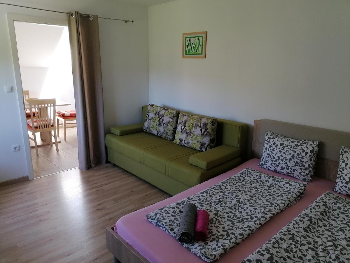 Apartment Marjetka Zirovnica Εξωτερικό φωτογραφία